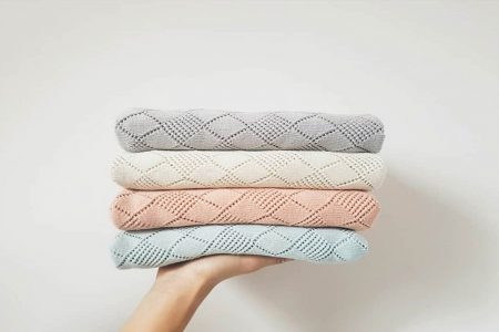 openwork-knit-blanket